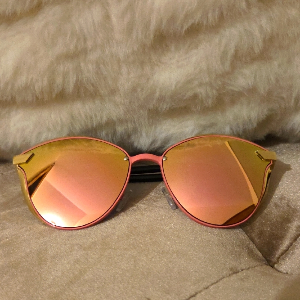 Stylish Mirrored Pink, Gold And Black Sunglasses